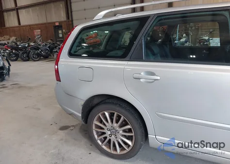 2008 Volvo V50 T5 z USA, uszkodzony, nr VIN YV1MJ672882400813
